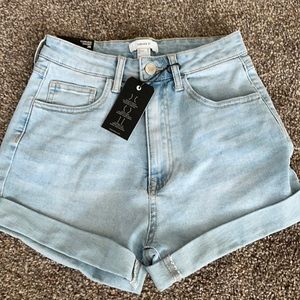 New with Tag. Forever 21 shorts. Size 26